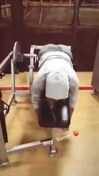Karol G en el gym — follando — foto 2