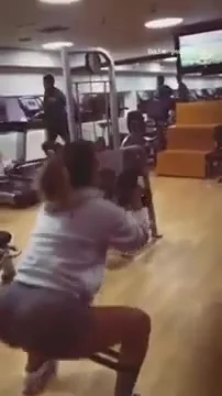 Karol G en el gym — hd — foto 4