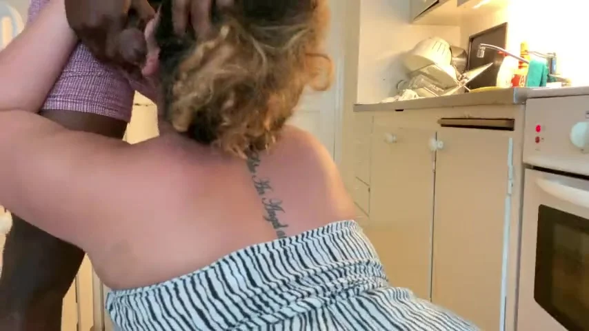 Se folla a su esposa en la cocina — porno gratis — foto 3
