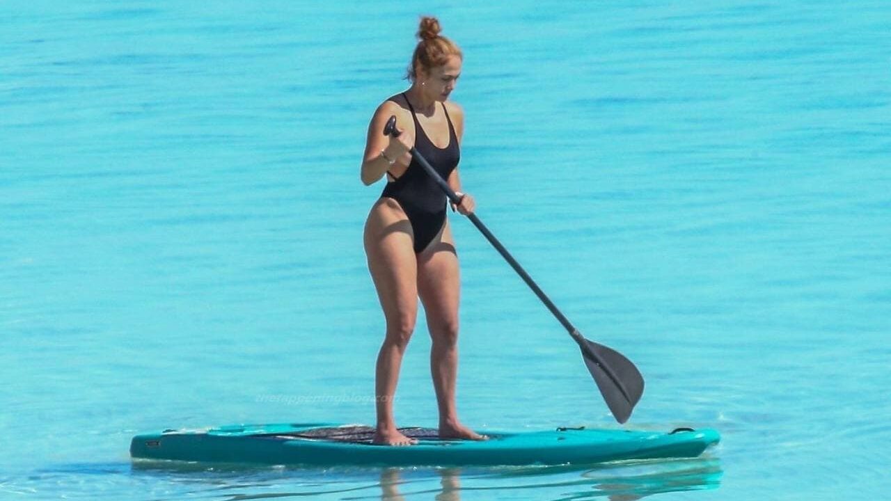 Jennifer Lopez desnuda