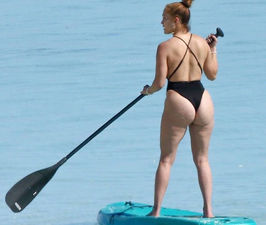 Jennifer Lopez desnuda