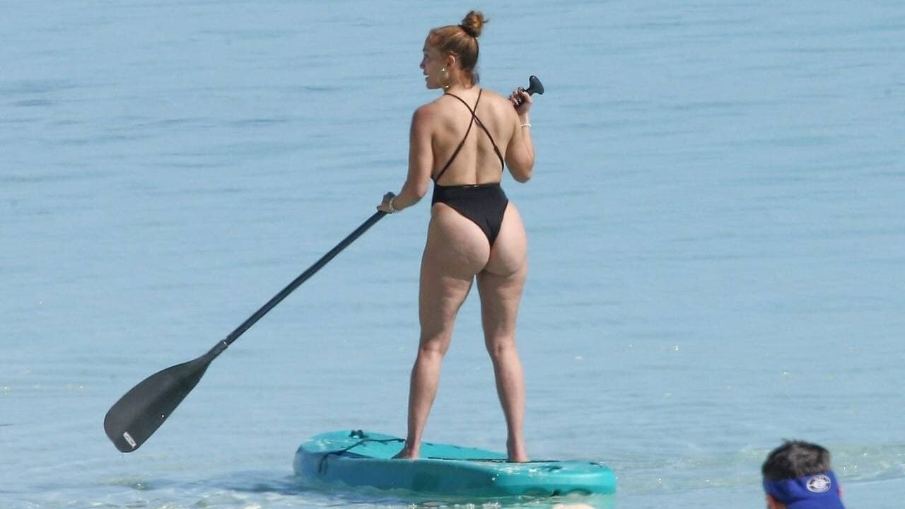 Jennifer Lopez desnuda
