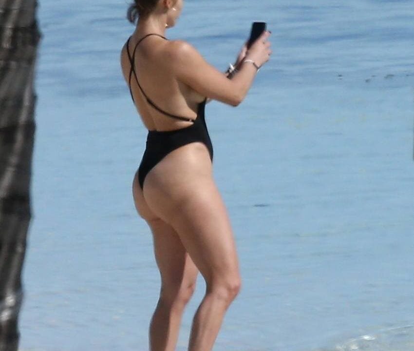 Jennifer Lopez desnuda