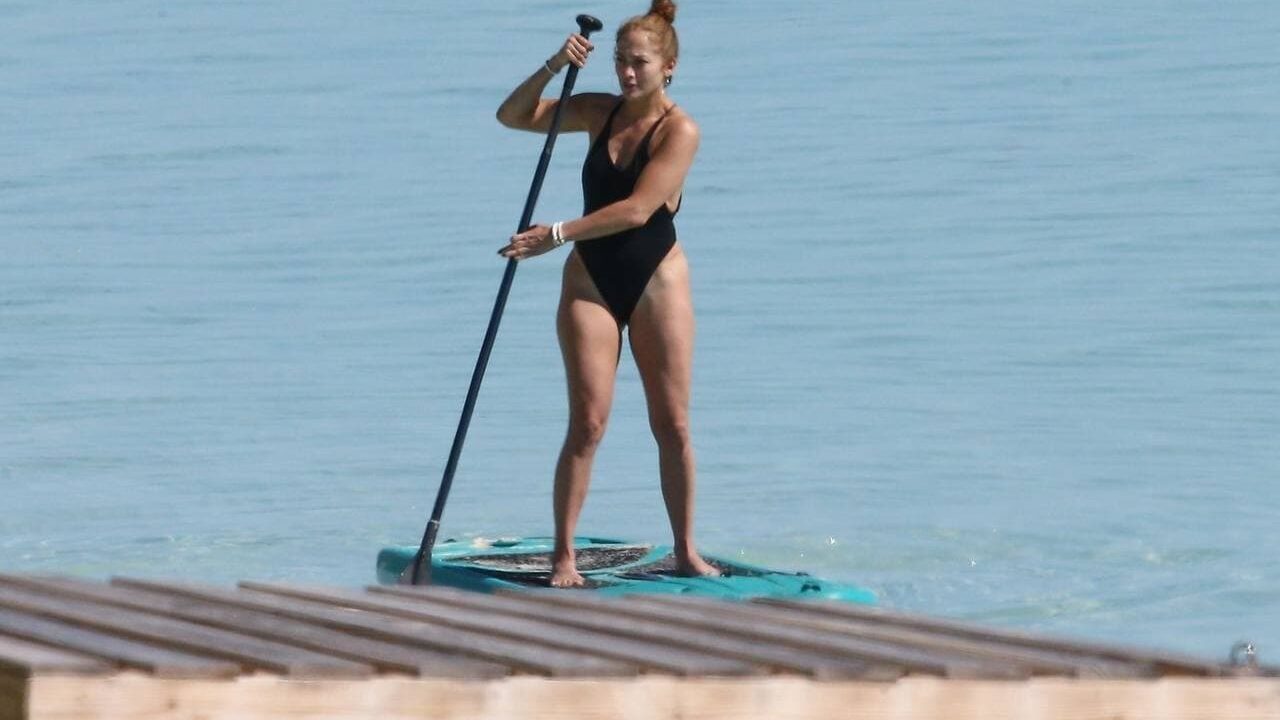 Jennifer Lopez desnuda