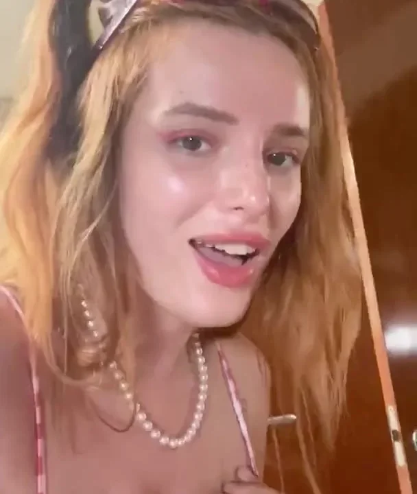 Bella thorne y su novio — desnudas — foto 4