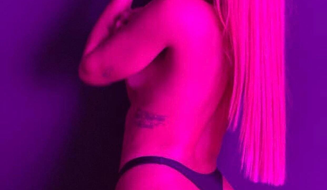 Cantante brasileña anitta desnuda