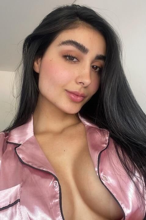 sara lievano desnuda xxx (1)