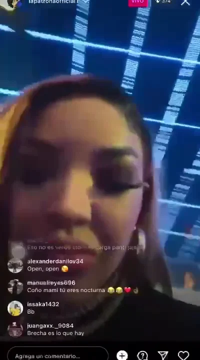 La patrona enseña su popola xxx