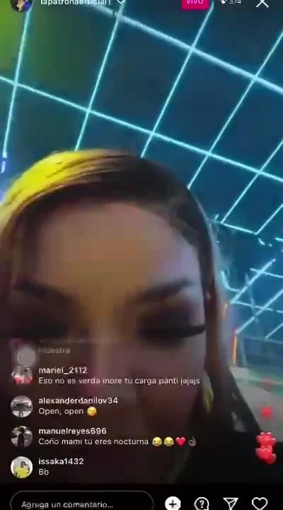La patrona enseña su popola xxx