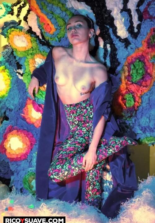 Miley Cyrus sexy imagenes xxx