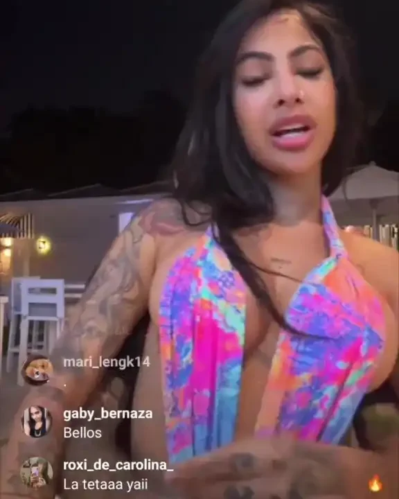 Sin querer Yailin muestra un pezon