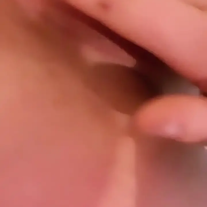 Cintia Cossio masturbandose bien rico xxx