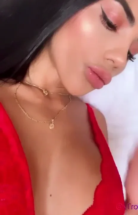 Karina Garcia masturbandose xxx