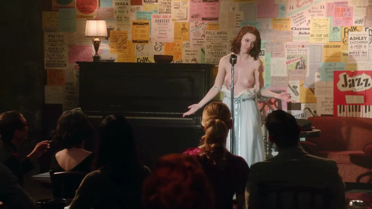 Rachel Brosnahan nude boobs
