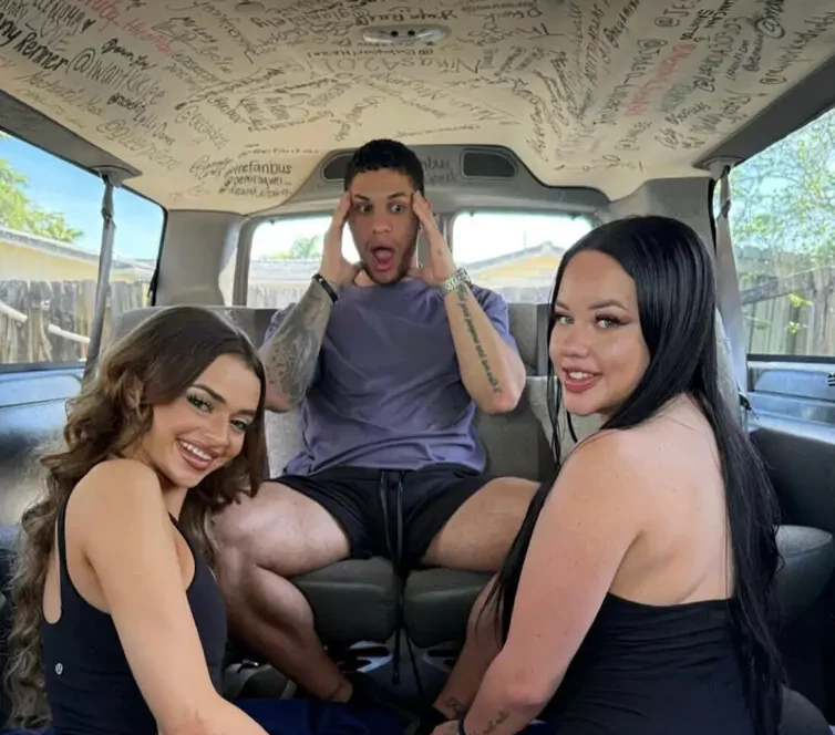 Fan Bus