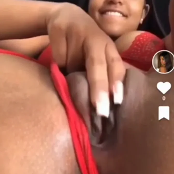 Julieth Diaz deseosa que le metan la verga