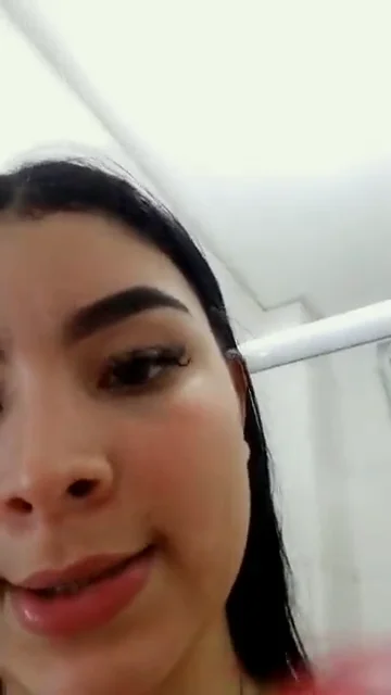 Marianvgl xxx sacandose la leche bien rico
