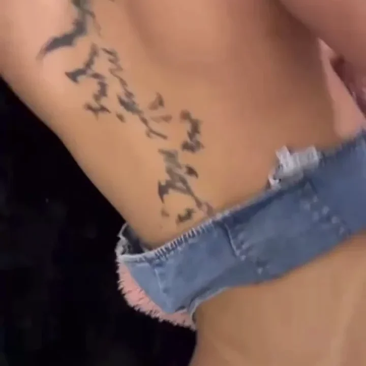 Karely Ruiz recibiendo pinga de perrito