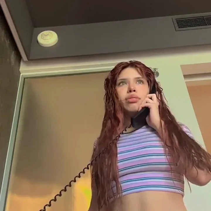 Yeri Mua xxx con la popola hinchadita