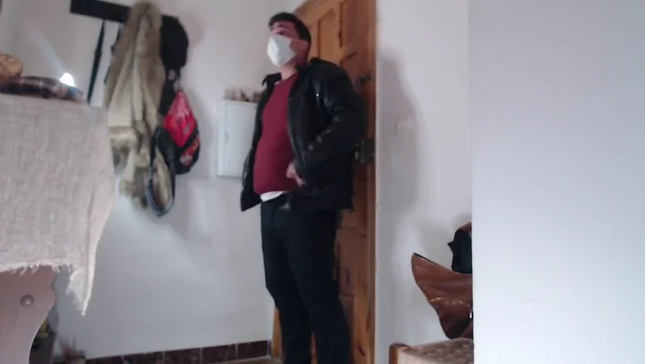 Le da una mamada a un repartidor