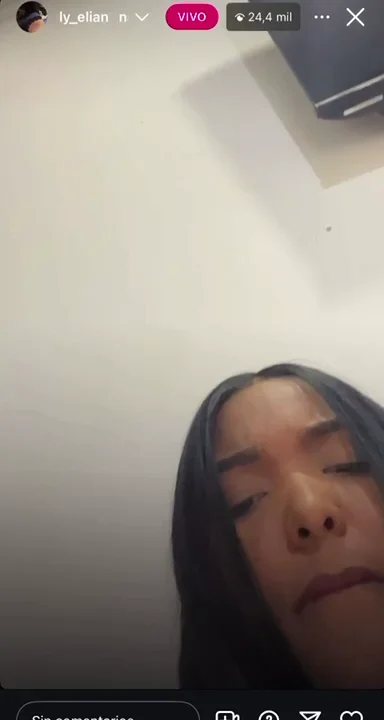 Gemelas Estradas xxx sacandose la leche en vivo