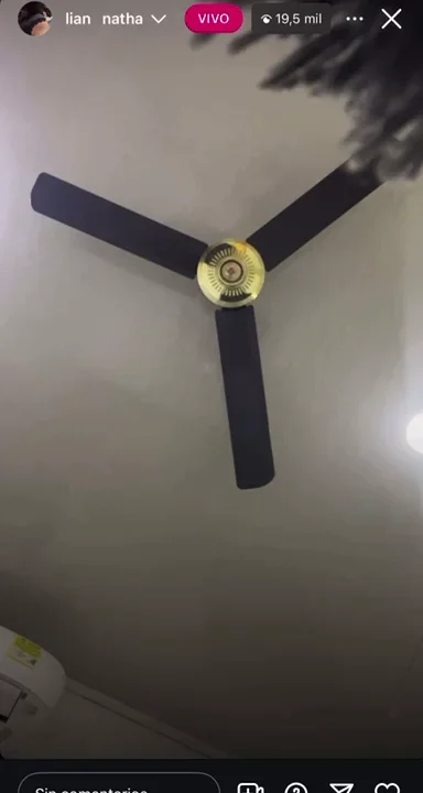 Gemelas Estradas xxx sacandose la leche en vivo