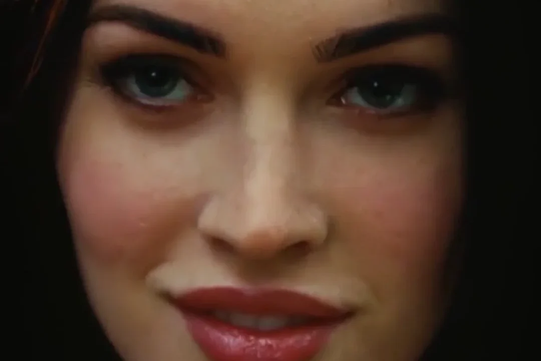 Megan Fox xxx y Amanda Seyfried lesbian scene
