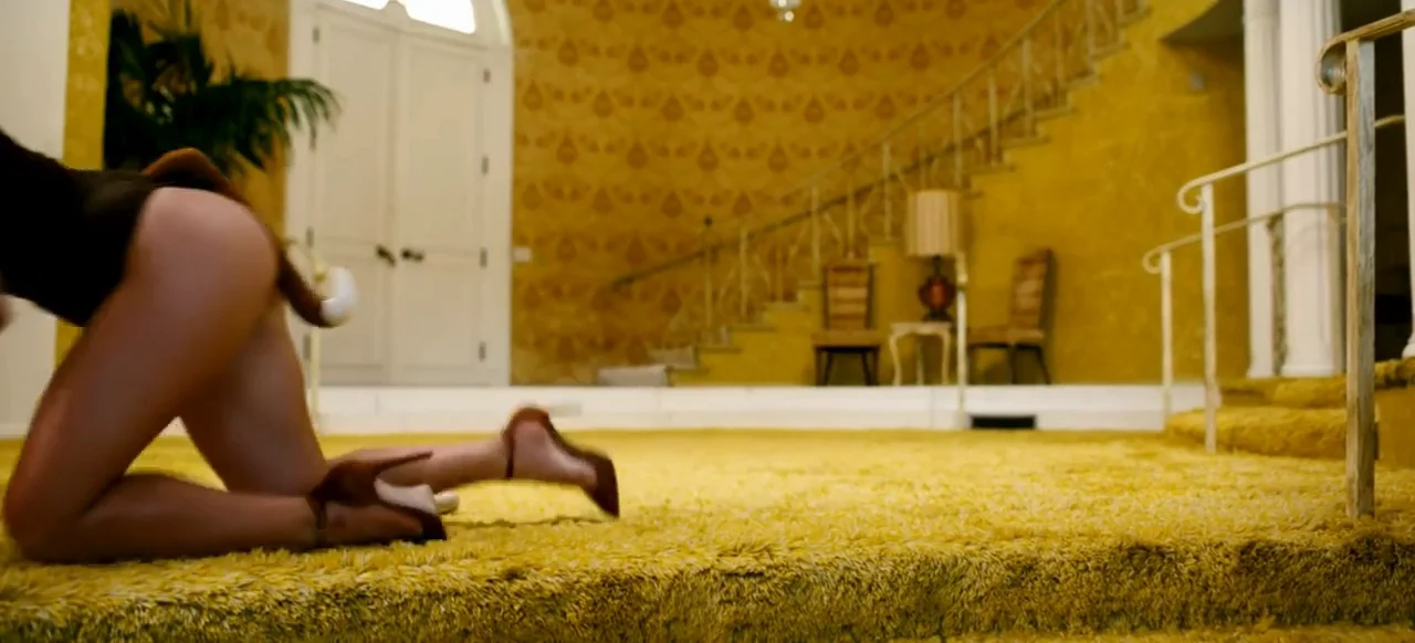 Sydney Sweeney Euphoria s3 scene doggy