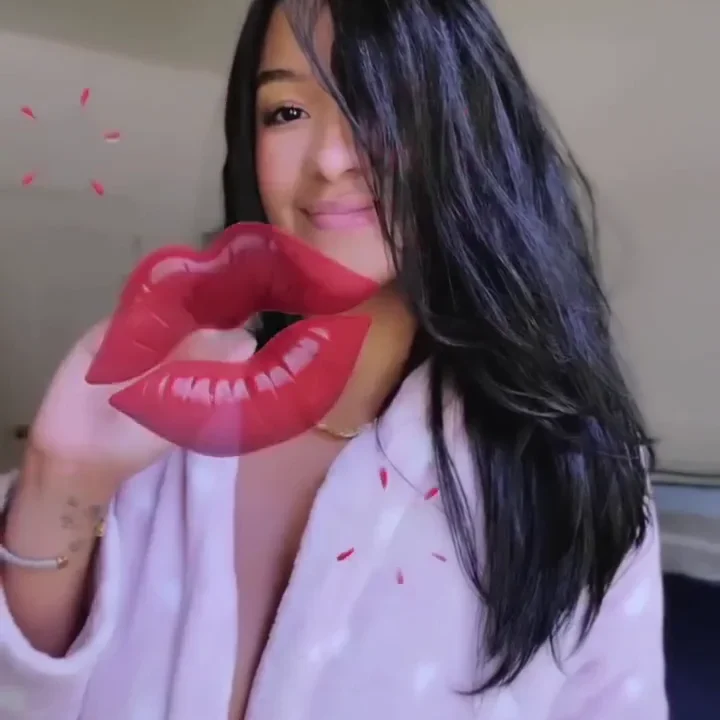 Pena torres xxx probandose bikinis sexy